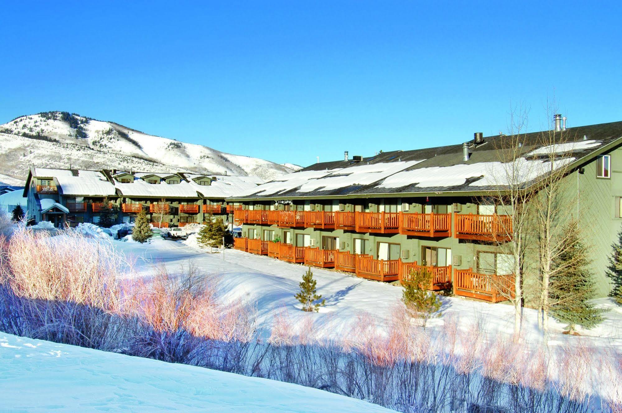 Prospector Accommodations By All Seasons Resort Lodging Park Stadt Exterior foto